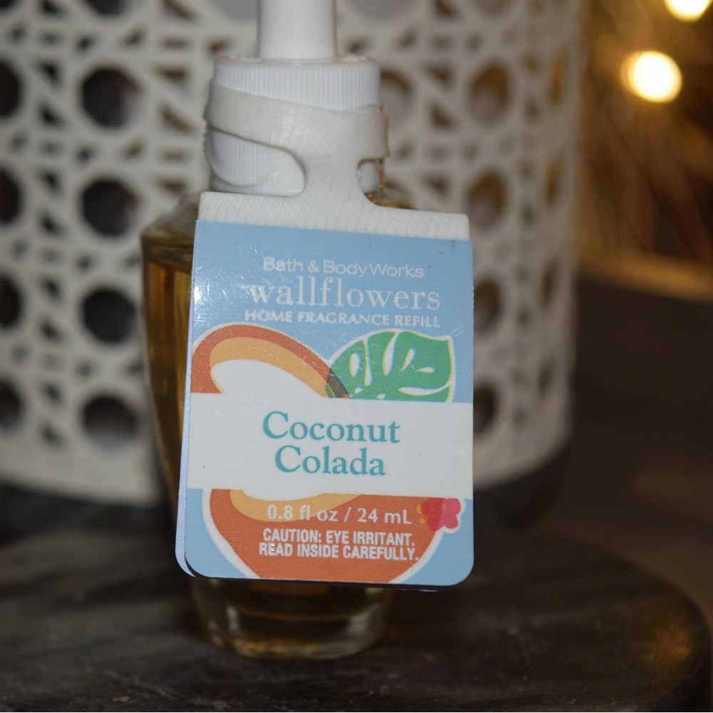 COCONUT COLADA Bath And Body Works Wallflower Refill SEALED